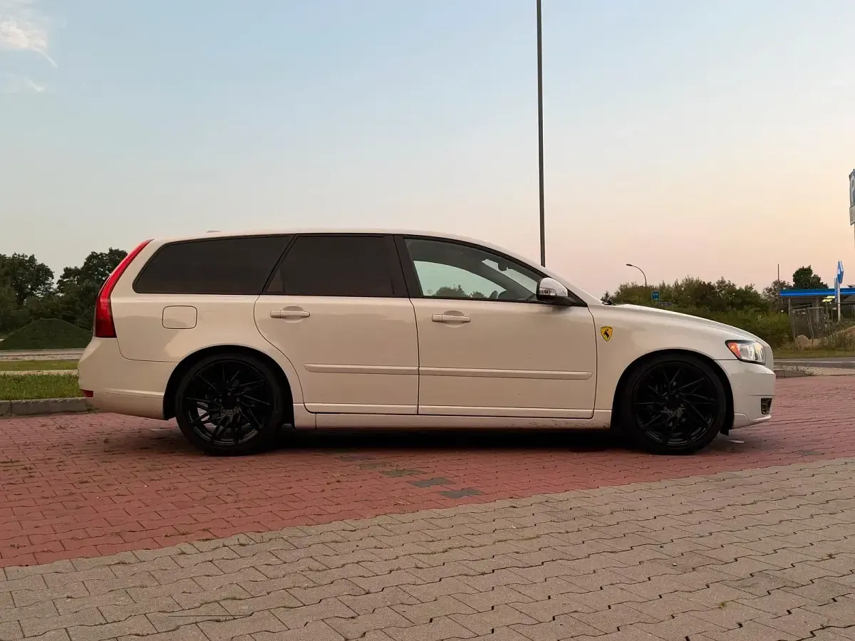 Gebraucht Volvo V50 114 PS (83 kW) 2011 Weiß Kombi
