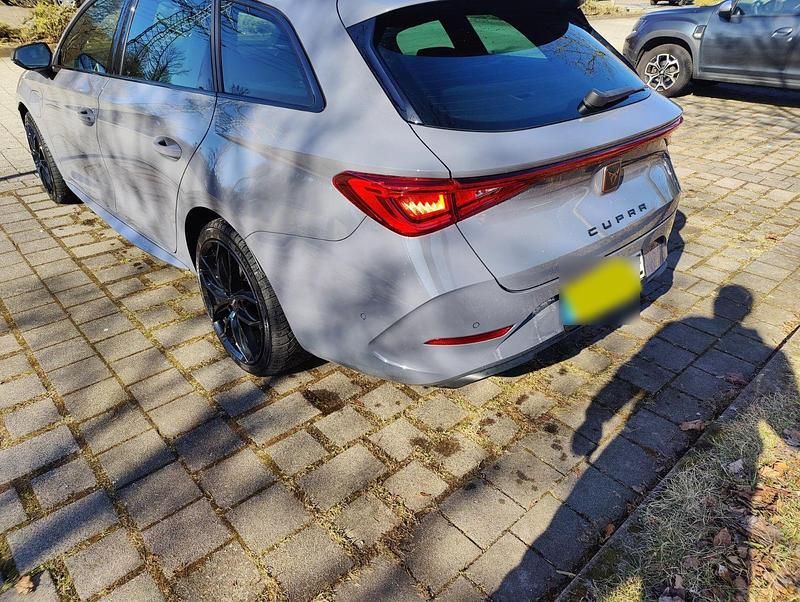 Second-hand Cupra Leon 245 CP (180 kW) 2021 Gri Break