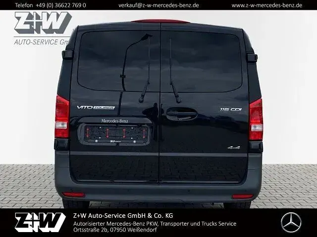 Gebraucht Mercedes Vito 163 PS (119 kW) 2024 Purple (obsidianschwarz) Van