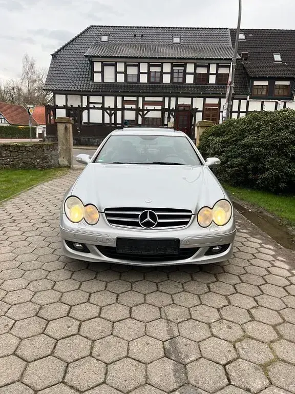Gebraucht Mercedes CLK220 Avantgarde 150 PS (110 kW) 2007 Silber Coupé