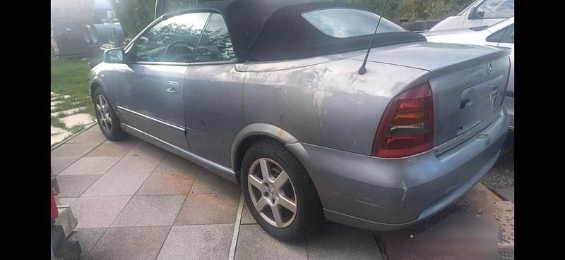 Gebraucht Opel Astra Cabriolet 150 PS (110 kW) 2004 Silber Cabrio