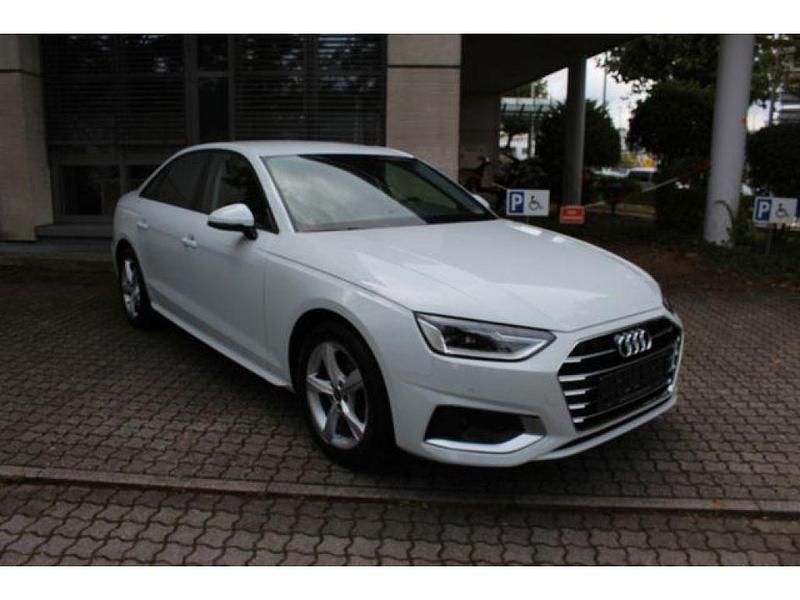 Gebraucht Audi A4 163 PS (119 kW) 2022 Weiss Limousine
