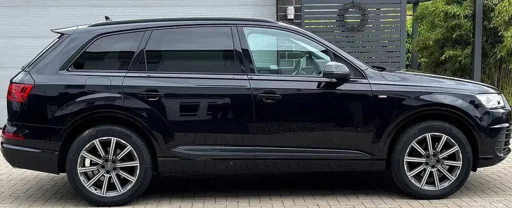 Używany Audi Q7 S-Line 218 KM (160 kW) 2017 Czarny SUV