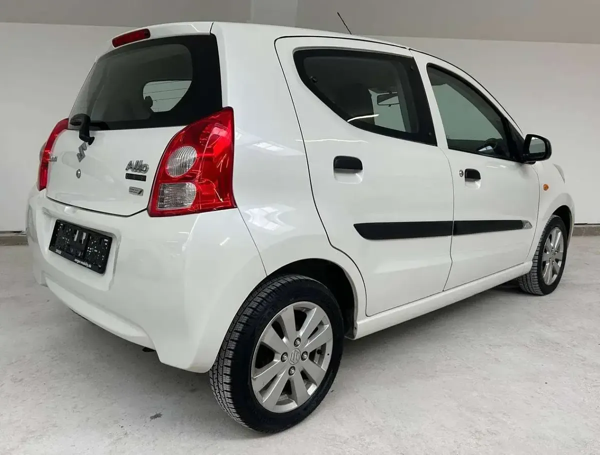 Gebraucht Suzuki Alto 68 PS (50 kW) 2015 Weiß Kleinwagen