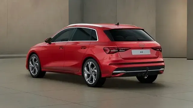 Second-hand Audi A3 Ambiente 150 CP (110 kW) 2025 Roșu Berlinǎ