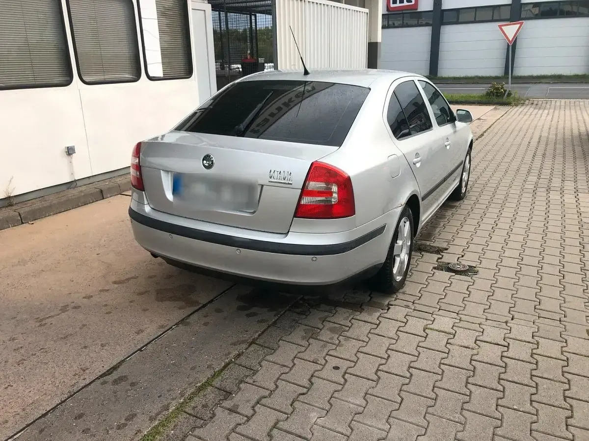 Gebraucht Skoda Octavia 105 PS (77 kW) 2005 Grau Limousine