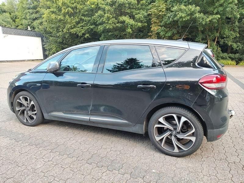 Gebraucht Renault Scénic IV Bose Edition 160 PS (117 kW) 2016 Schwarz Van / Kleinbus