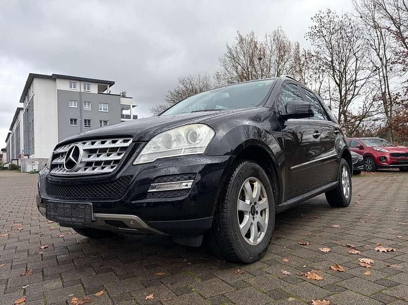 Schwarz unilack Gebraucht 2010 Mercedes ML350 SUV | 8.950 € (Guter Preis) - Bild 1/4