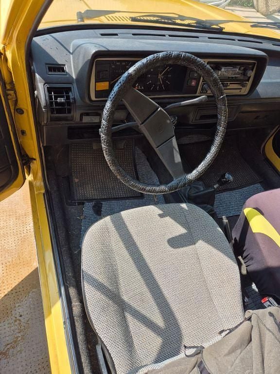 Gebraucht VW Golf I 60 PS (44 kW) 1982 Gelb Kleinwagen
