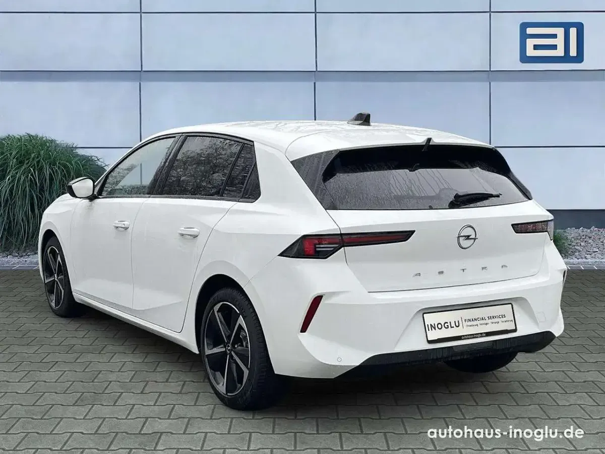 Neu Opel Astra Edition 131 PS (96 kW) 2025 Weiß Limousine