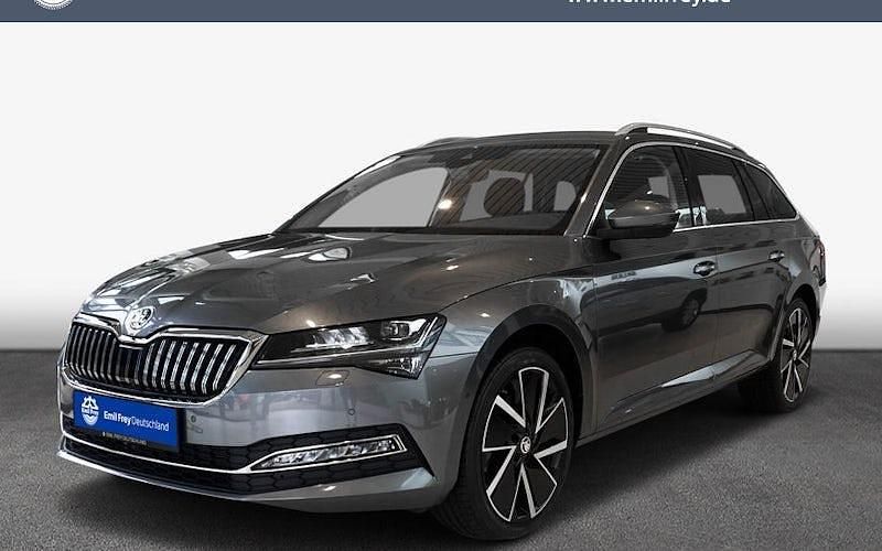 Usado Skoda Superb Style 150 HP (110 kW) 2024 Cinzento Carrinha