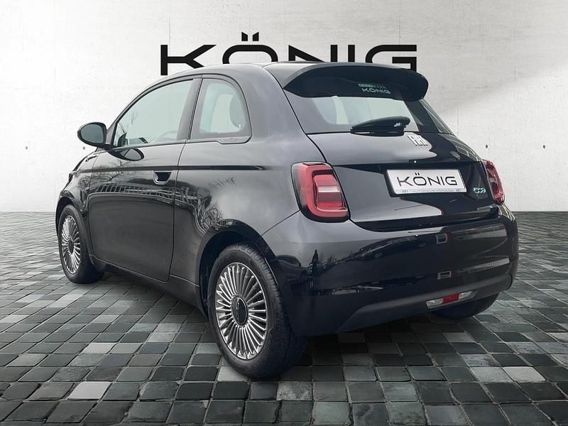 Gebraucht Fiat 500e 42 kW (58 PS) 2023 Onyx schwarz (10n) Kleinwagen