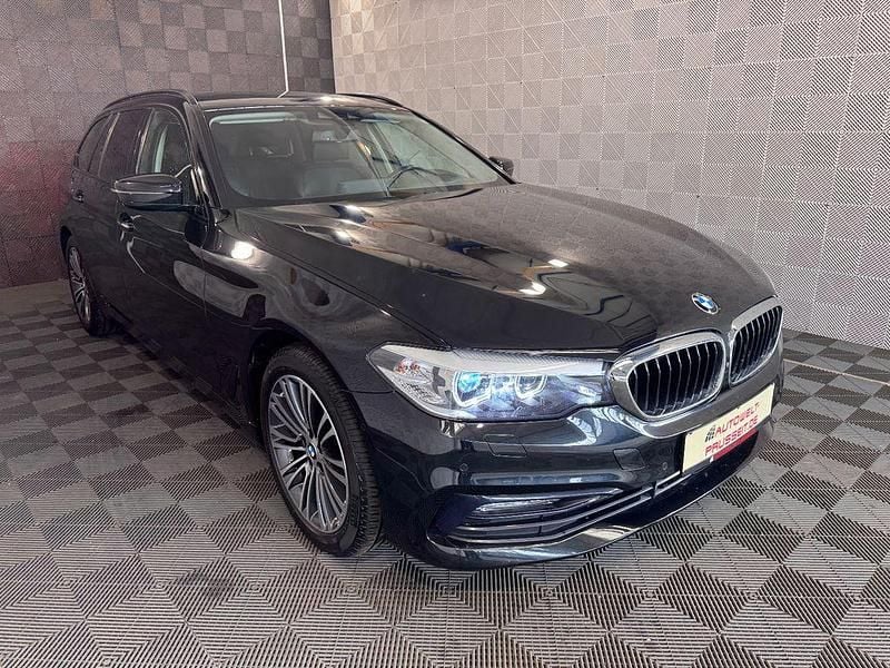 Schwarz Gebraucht 2018 BMW 520 Shadowline Kombi | 21.970 € (Guter Preis) - Bild 1/4