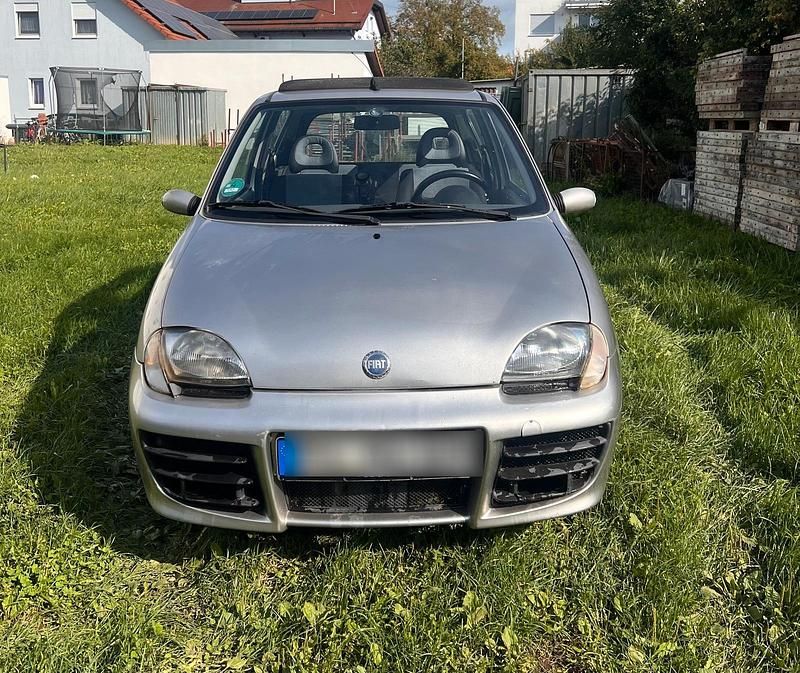 Silber Gebraucht 2003 Fiat Seicento Kleinwagen | 1.600 € (Etwas zu teuer) - Bild 1/4
