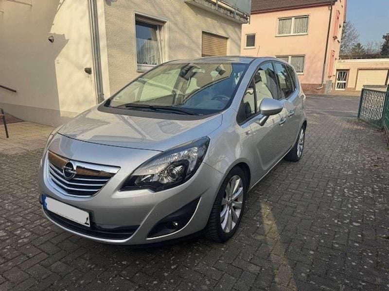 Gebraucht Opel Meriva Innovation 101 PS (74 kW) 2012 Silber Van / Kleinbus