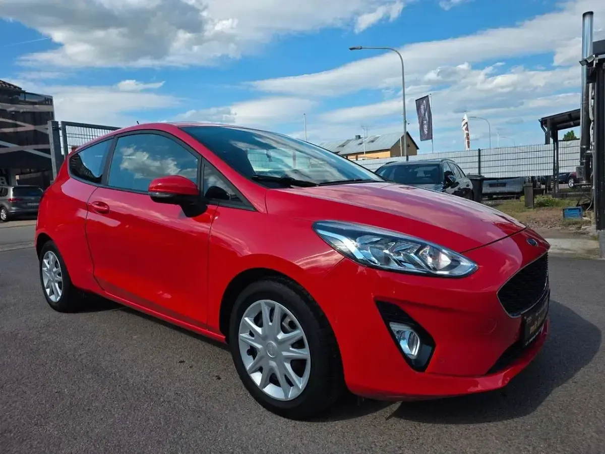 Gebraucht Ford Fiesta Cool & Connect 101 PS (74 kW) 2019 Rot Kleinwagen