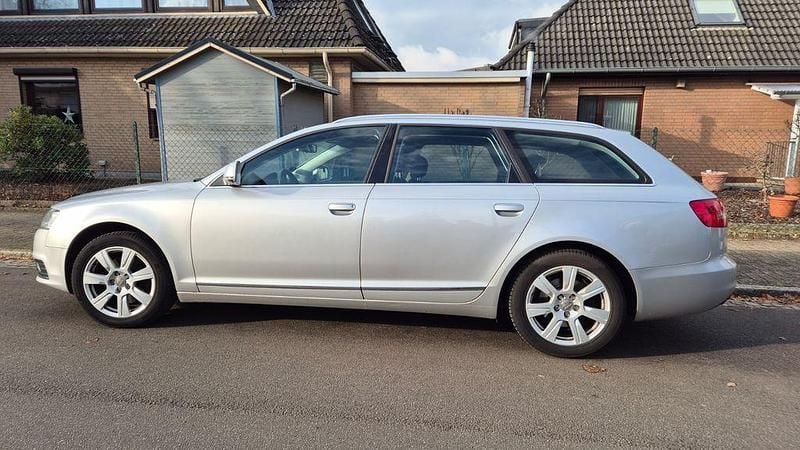 Silber Gebraucht 2010 Audi A6 Kombi | 4.900 € (Guter Preis) - Bild 1/4