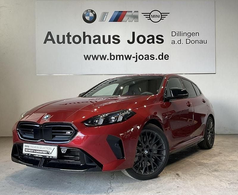 Gebraucht BMW M135 Performance 300 PS (220 kW) 2025 Fire red Kleinwagen