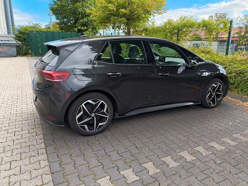 Schwarz Gebraucht 2021 VW ID.3 Pure Kleinwagen | 19.999 € (Teuer) - Bild 1/1