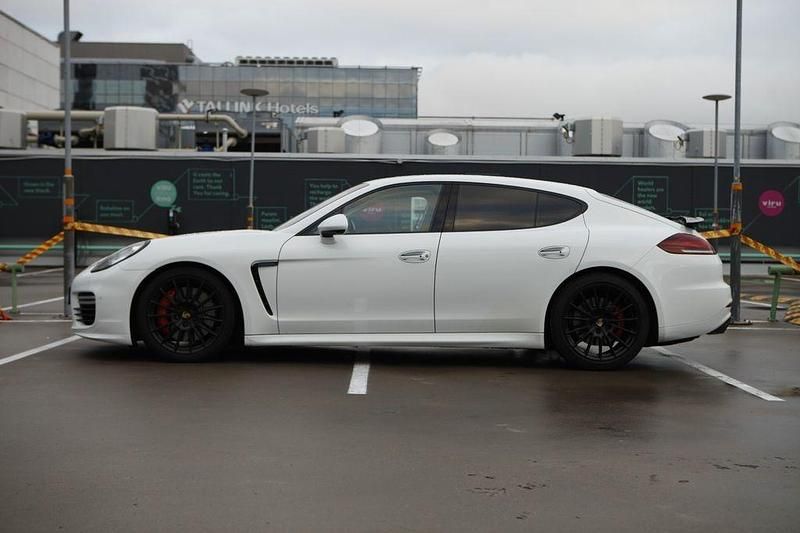 Gebraucht Porsche Panamera Turbo 519 PS (381 kW) 2013 Weiß Limousine