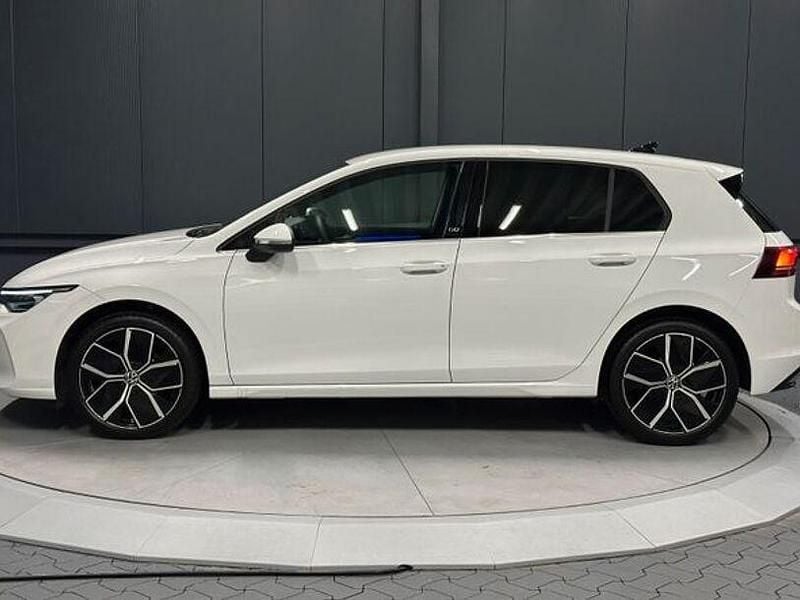 Gebraucht VW Golf VIII Edition 150 PS (110 kW) 2024 Weiß Limousine
