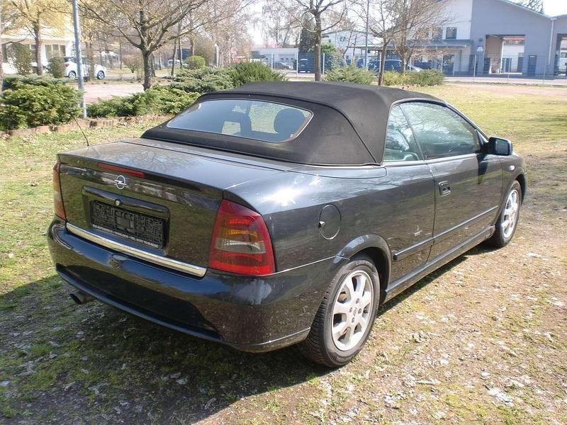 Gebraucht Opel Astra Cabriolet 101 PS (74 kW) 2002 Schwarz Cabrio