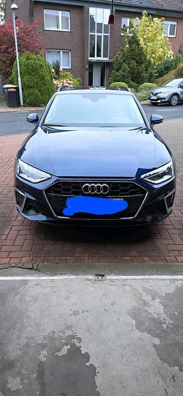 Blau Gebraucht 2021 Audi A4 Kombi | 25.000 € (Fairer Preis) - Bild 1/4