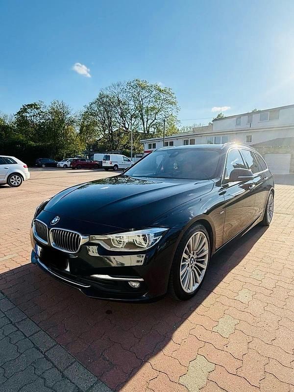 Schwarz Gebraucht 2015 BMW 320 Luxury Line Kombi | 10.900 € (Teuer) - Bild 1/4