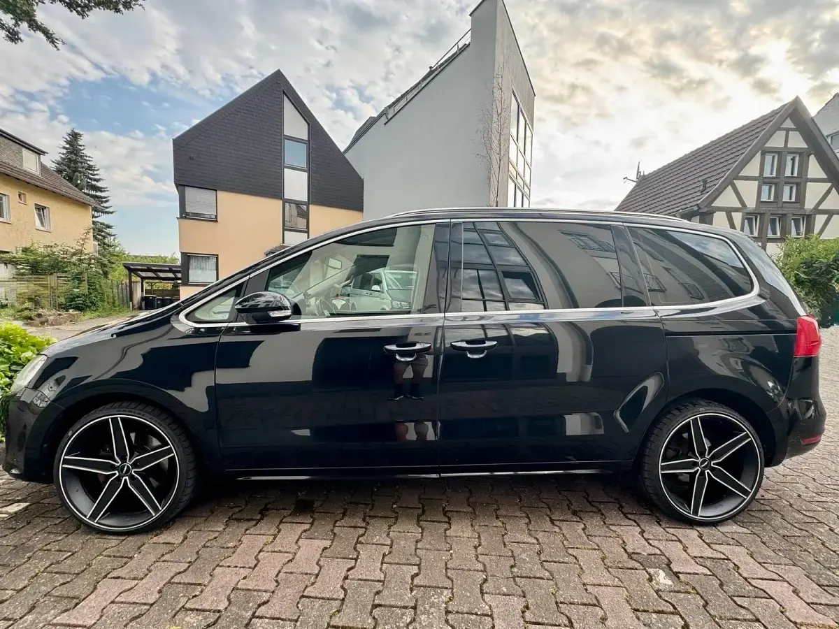 Gebraucht VW Sharan 177 PS (130 kW) 2013 Schwarz Van / Kleinbus