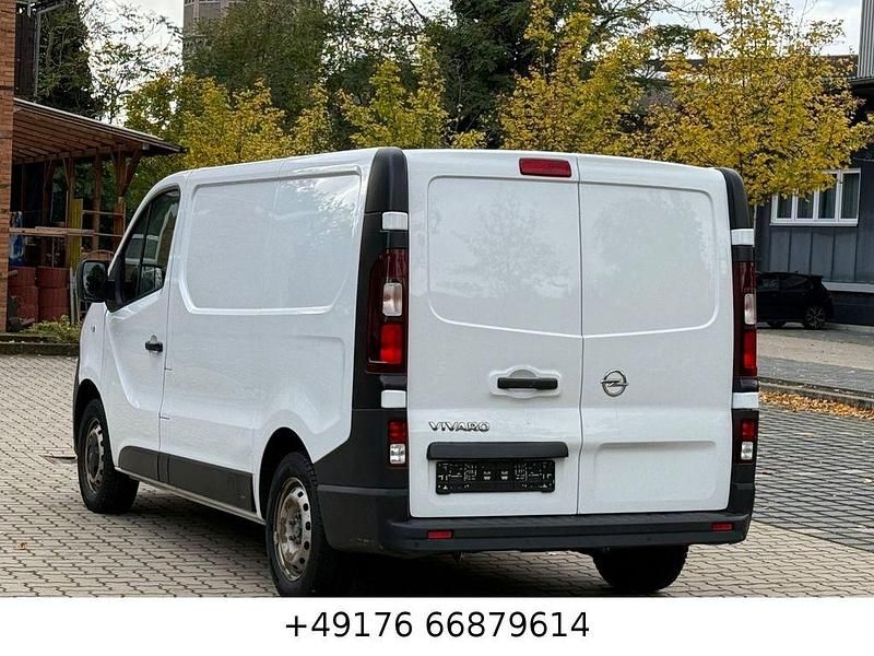 Gebraucht Opel Vivaro 120 PS (88 kW) 2017 Weiß Van / Kleinbus