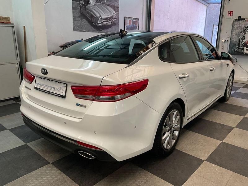 Gebraucht Kia Optima Spirit 141 PS (103 kW) 2016 Weiß Limousine