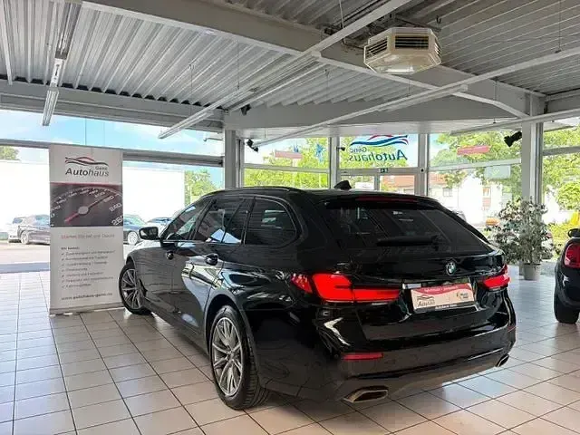 Gebraucht BMW 530 Performance 286 PS (210 kW) 2022 Schwarz Kombi
