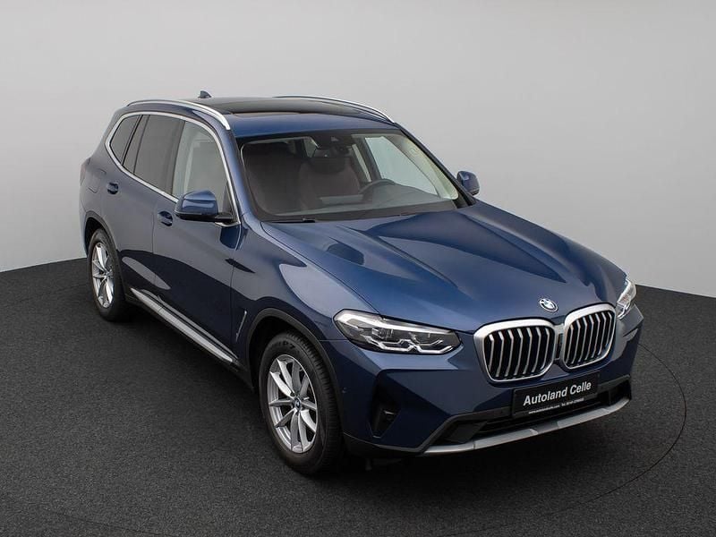Gebraucht BMW X3 Sport Line 184 PS (135 kW) 2022 Phytonicblau metallicc1mandere SUV