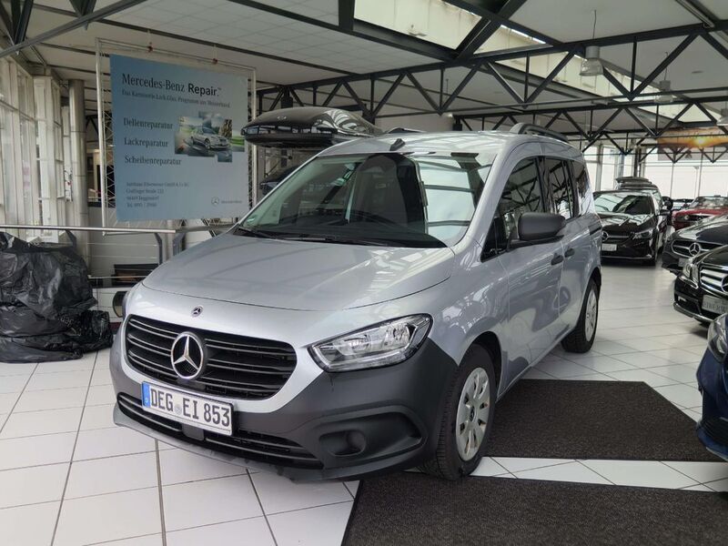 Silber Gebraucht 2023 Mercedes Citan 110 Kombi | 26.990 € - Bild 1/3