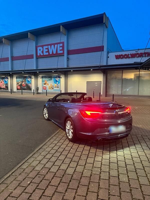 Gebraucht Opel Cascada 170 PS (125 kW) 2016 Blau Cabrio