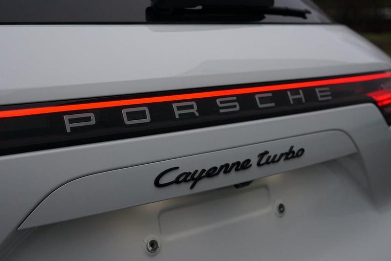 Gebraucht Porsche Cayenne Turbo 551 PS (405 kW) 2018 Weiß SUV