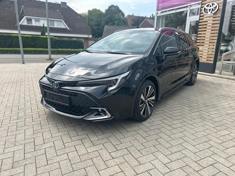 Neu Toyota Corolla 179 PS (131 kW) 2026 Schwarz Limousine