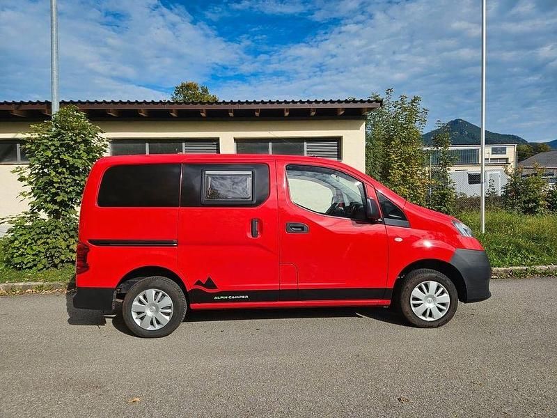 Rot Gebraucht 2018 Nissan NV200 Van | 21.999 € - Bild 1/4