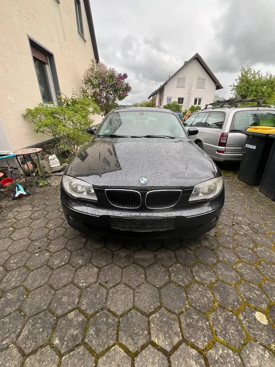 Gebraucht BMW 116 85 PS (62 kW) 2004 Schwarz Kleinwagen