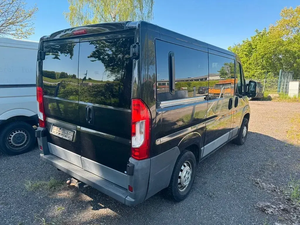 Używany Peugeot Boxer 131 KM (96 kW) 2015 Czarny Van