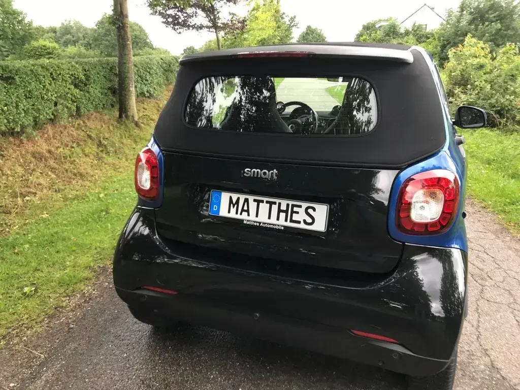 Gebraucht Smart ForTwo Cabrio Prime 41 kW (56 PS) 2017 Schwarz Cabrio