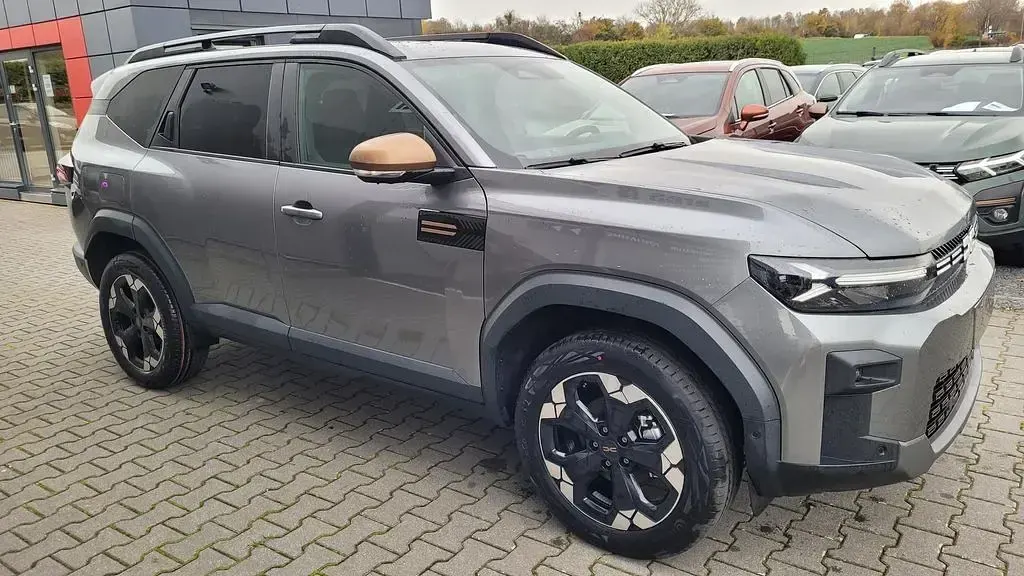 Neu Dacia Bigster Extreme 156 PS (114 kW) 2025 Grau SUV