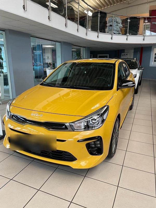 Gelb Gebraucht 2023 Kia Rio GT-Line Limousine | 15.500 € (Guter Preis) - Bild 1/4