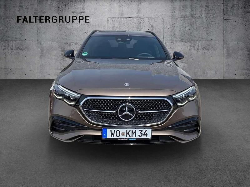 Gebraucht Mercedes E220 AMG 197 PS (144 kW) 2024 Lack samtbraun Kombi