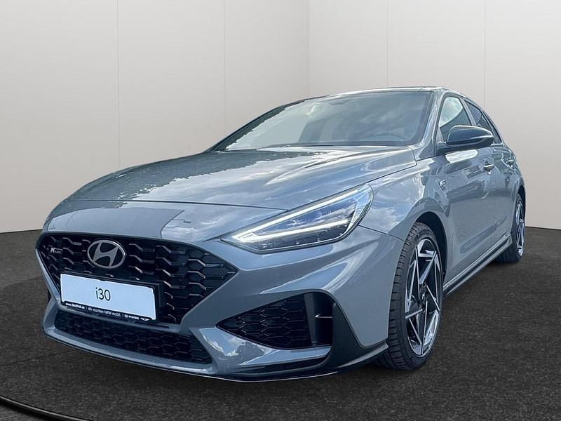 Grau Neu 2025 Hyundai i30 N Line Limousine | 28.990 € (Fairer Preis) - Bild 1/4