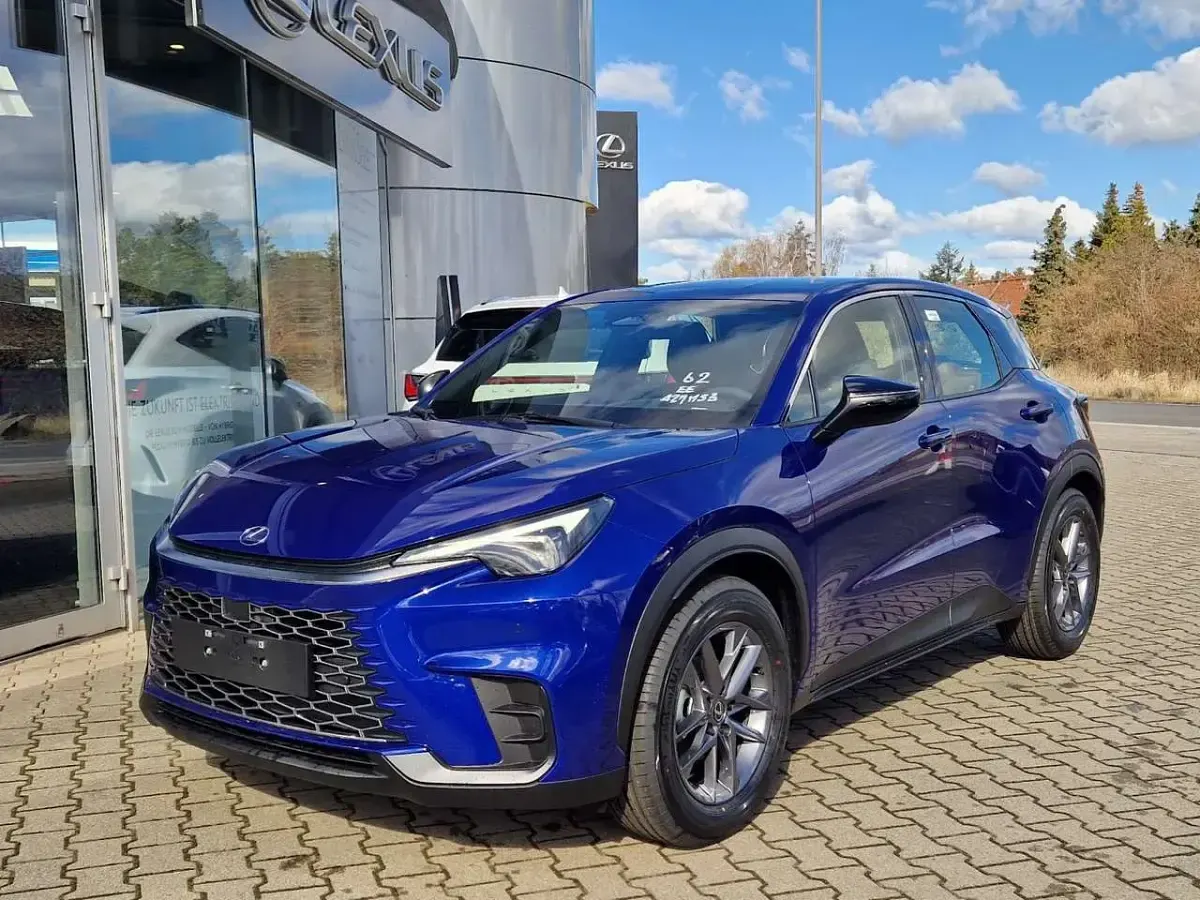 Nouă Lexus LBX 136 CP (100 kW) 2026 Albastru SUV