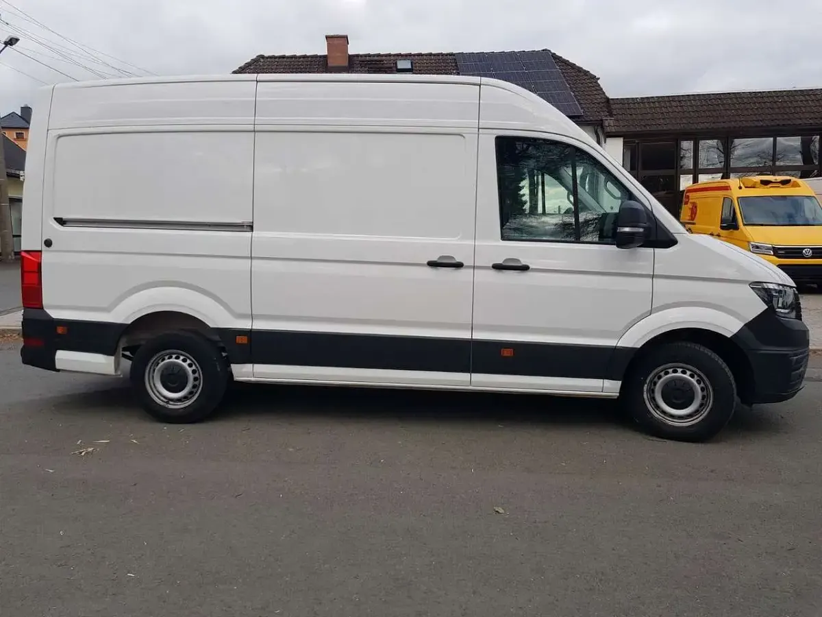 Gebraucht VW Crafter 102 PS (75 kW) 2023 Weiß Van