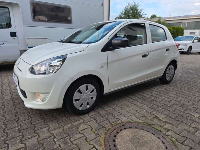 Islandweiss (s) Gebraucht 2015 Mitsubishi Space Star Classic Collection Kleinwagen | 3.690 € (Guter Preis) - Bild 1/4