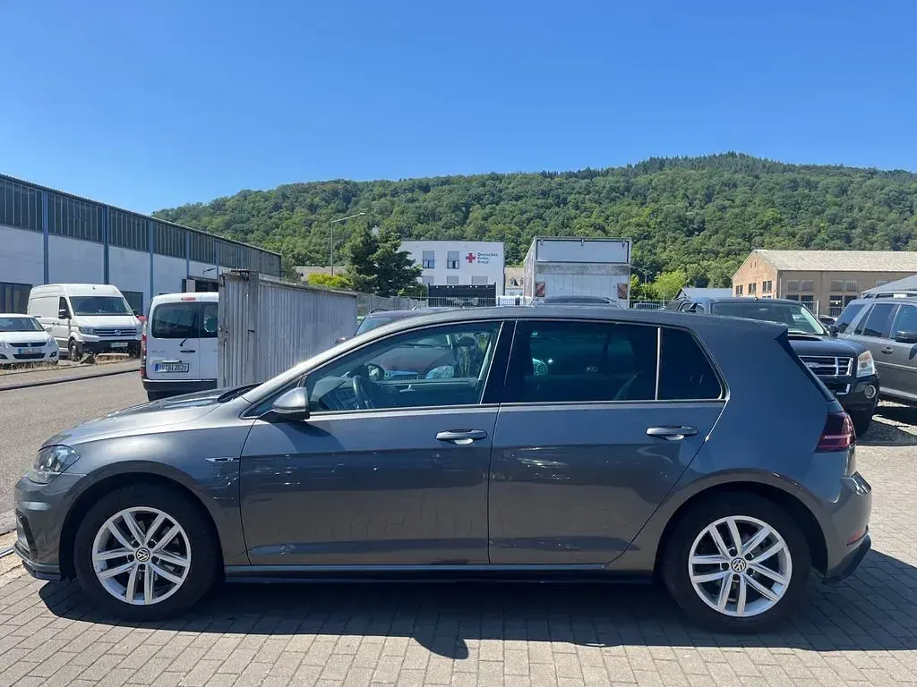 Gebraucht VW Golf VII R-line 150 PS (110 kW) 2018 Grau Limousine