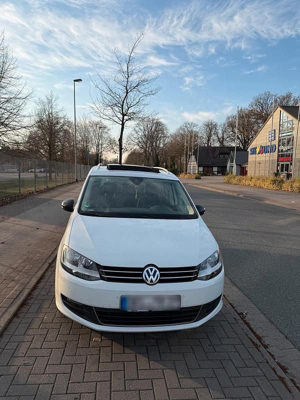 Gebraucht VW Sharan IQ Drive 150 PS (110 kW) 2019 Weiß Van / Kleinbus